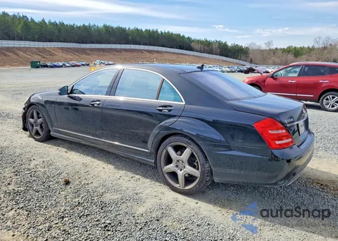 2013 Mercedes-Benz S 550 z USA, uszkodzony, nr VIN WDDNG7DB4DA532539